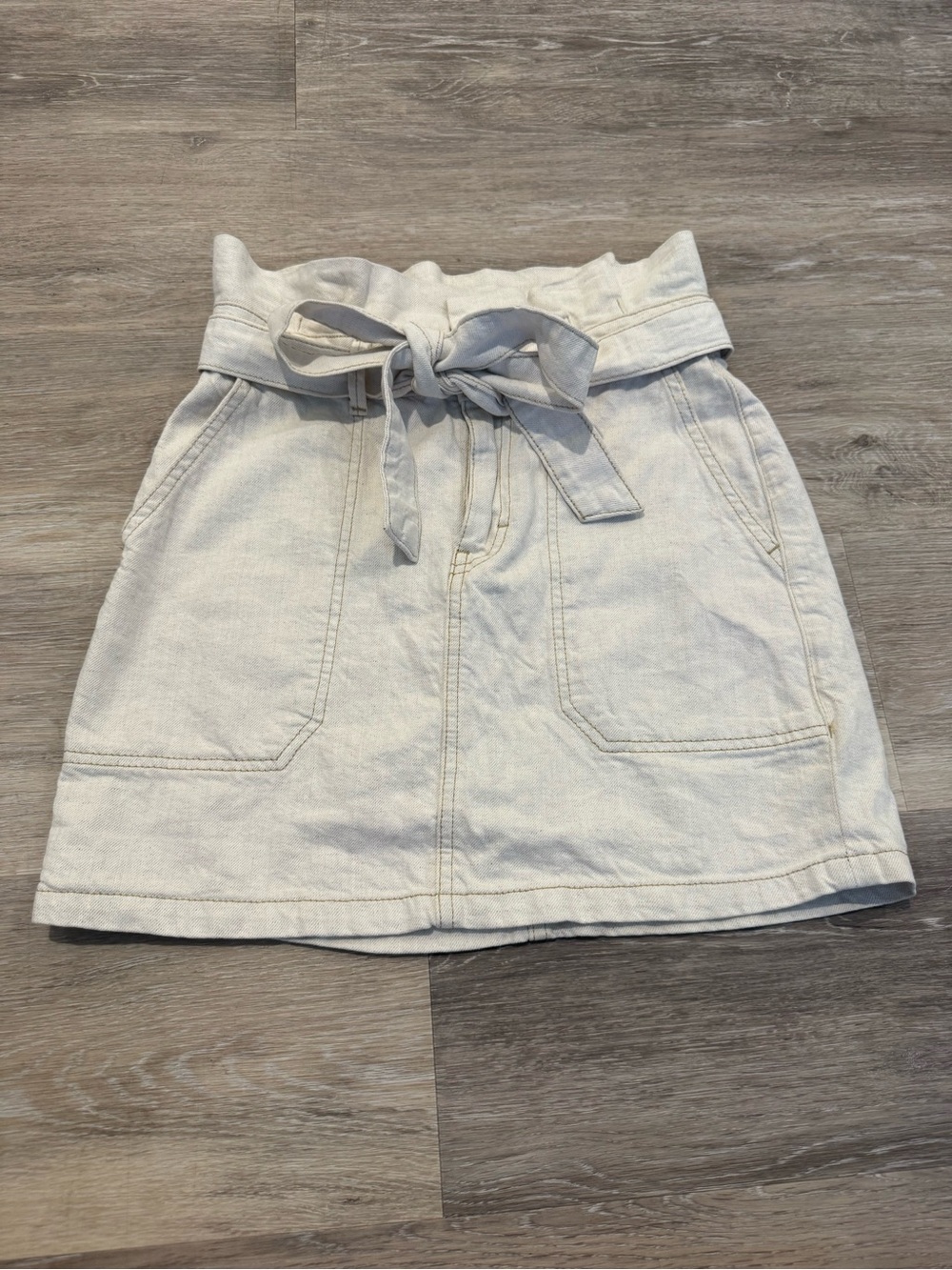 Free People Splendor In The Grass paperbag skirt & self-tie bow belt.